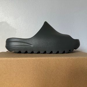 Adidas Yeezy YZY Slide "Dark Onyx" ID5104 Kids US Size 3Y NEW